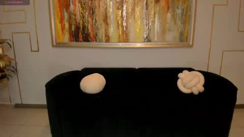 alinakravitz_ online show from October 4, 11:30 am