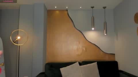 alinakravitz_ online show from October 16, 11:44 am