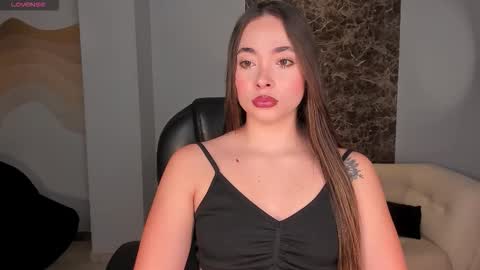 alinakravitz_ online show from October 20, 11:10 am