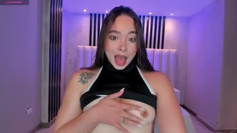 Snapshot of alinakravitz_ chatting on February 16, 12:45 pm alinakravitz_ online show from February 16, 12:45 pm