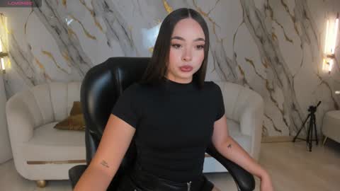 Snapshot of alinakravitz_ chatting on March 25, 7:09 pm alinakravitz_ online show from March 25, 7:09 pm