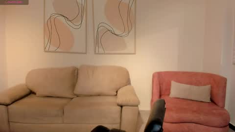 Snapshot of alinakravitz_ chatting on May 16, 6:07 pm alinakravitz_ online show from May 16, 6:07 pm