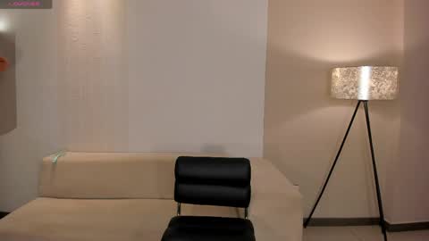 Snapshot of alinakravitz_ chatting on May 22, 6:46 pm alinakravitz_ online show from May 22, 6:46 pm