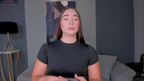 Snapshot of alinakravitz_ chatting on June 3, 6:46 pm alinakravitz_ online show from June 3, 6:46 pm