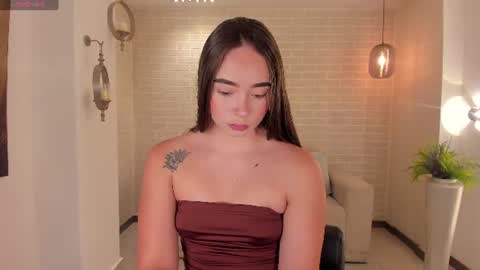 Snapshot of alinakravitz_ chatting on June 7, 4:11 pm alinakravitz_ online show from June 7, 4:11 pm