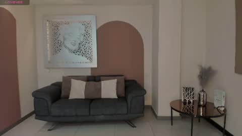 Snapshot of alinakravitz_ chatting on June 12, 6:07 pm alinakravitz_ online show from June 12, 6:07 pm