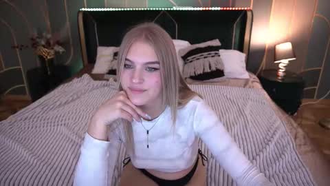 Alina online show from December 3, 8:40 pm