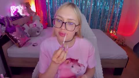 alinaocean online show from October 28, 7:38 pm