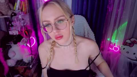 alinaocean online show from April 29, 6:25 pm