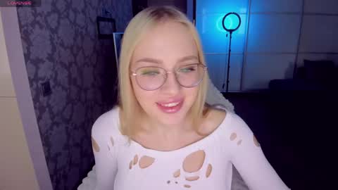 alinaocean online show from May 17, 10:44 am