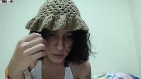 Snapshot of alinawoolf_ chatting on March 21, 8:19 am Ali online show from March 21, 8:19 am