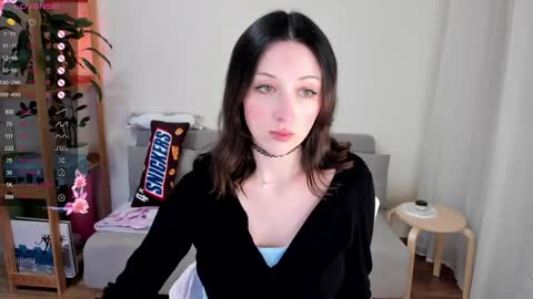Snapshot of aline_dreamy chatting on April 19, 8:00 pm Alya PVT open online show from April 19, 8:00 pm