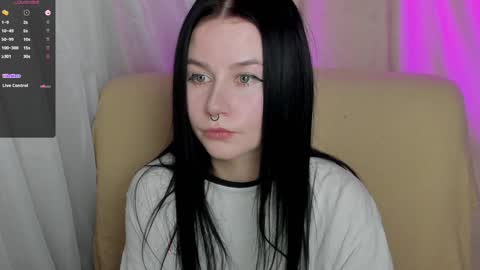 Snapshot of alinegreeeen chatting on January 29, 12:35 pm Aline Greeeen online show from January 29, 12:35 pm