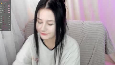 Snapshot of alinegreeeen chatting on February 28, 2:53 am Aline Greeeen online show from February 28, 2:53 am