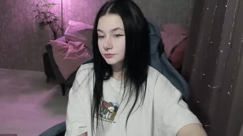 Snapshot of alinegreeeen chatting on October 1, 3:12 am Aline Greeeen online show from October 1, 3:12 am