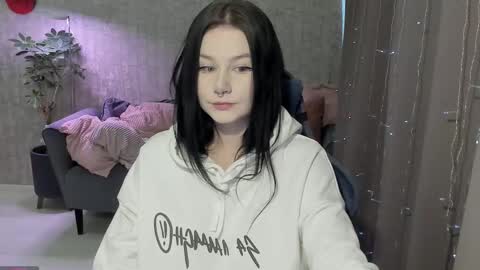 Snapshot of alinegreeeen chatting on November 29, 3:31 am Aline Greeeen online show from November 29, 3:31 am