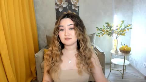 alineleee online show from March 27, 11:43 am