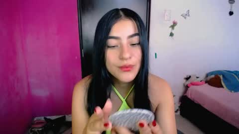 Snapshot of alis_jones__ chatting on April 18, 4:00 pm Alis jines online show from April 18, 4:00 pm
