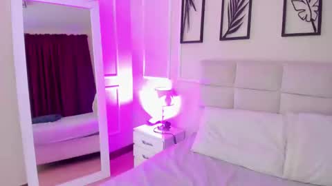     online show from February 4, 7:00 pm