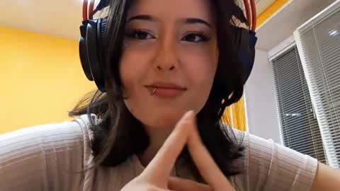 Snapshot of alisafelber chatting on November 25, 4:07 pm Yoyo online show from November 25, 4:07 pm