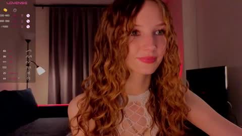 Snapshot of alisavine chatting on November 18, 5:28 pm Alisa online show from November 18, 5:28 pm