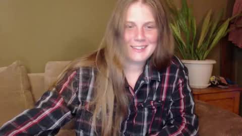 Snapshot of alisaxxxshy chatting on September 10, 9:15 pm alisaxxxshy online show from September 10, 9:15 pm