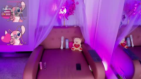 alise_mason online show from May 7, 5:46 am