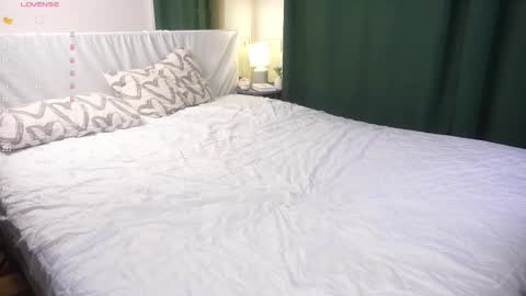 Snapshot of aliselle chatting on March 28, 6:18 pm Alice online show from March 28, 6:18 pm