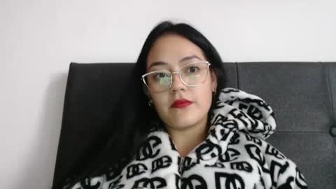 alisha_9997 online show from February 14, 12:35 pm