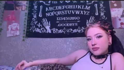 Snapshot of alisha_sky_ chatting on May 26, 8:21 am alisha_sky_ online show from May 26, 8:21 am