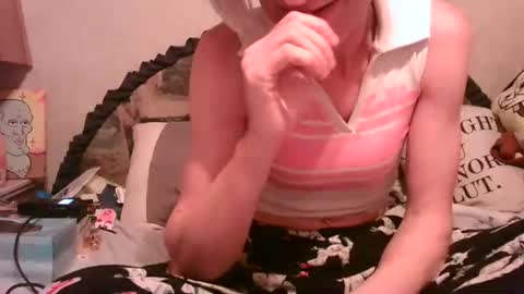 Snapshot of alishaluv chatting on October 26, 3:34 am Alisha online show from October 26, 3:34 am