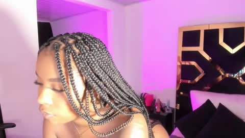 Alisha online show from March 3, 8:00 pm