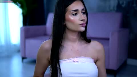 Snapshot of alishaskye chatting on December 5, 4:32 am Alishaskye online show from December 5, 4:32 am