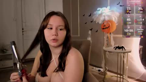 Alisia online show from October 24, 9:28 am