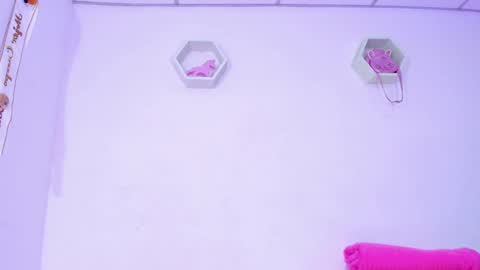 Snapshot of alisiacollinsss chatting on December 9, 6:03 pm Alisia online show from December 9, 6:03 pm