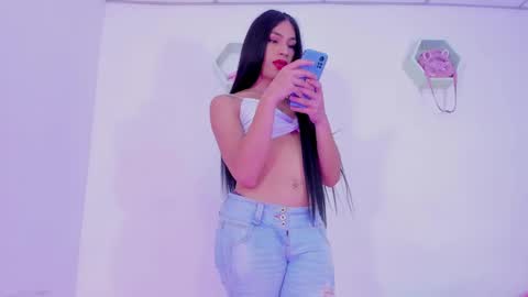 Snapshot of alisiacollinsss chatting on December 14, 3:36 pm Alisia online show from December 14, 3:36 pm