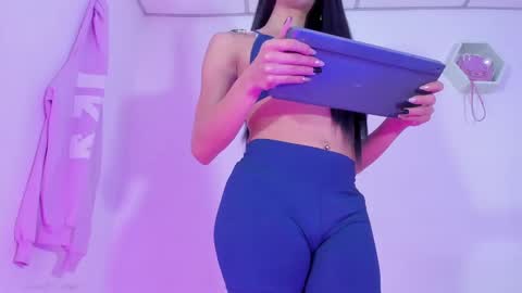 Snapshot of alisiacollinsss chatting on January 18, 6:13 am Alisia online show from January 18, 6:13 am