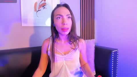 Snapshot of alison_bonnet chatting on October 23, 11:46 pm Alison Bonnet online show from October 23, 11:46 pm