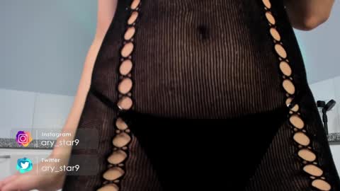 Snapshot of alison_miller9 chatting on December 21, 2:19 am Alison online show from December 21, 2:19 am