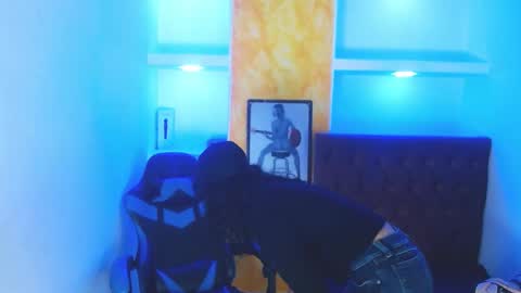 Snapshot of alison_moon7 chatting on September 20, 12:39 pm ALISON MOON online show from September 20, 12:39 pm