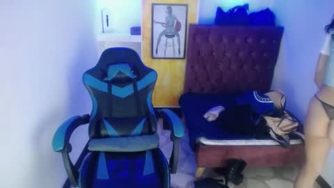 Snapshot of alison_moon7 chatting on September 26, 11:47 am ALISON MOON online show from September 26, 11:47 am