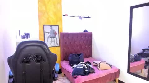 Snapshot of alison_moon7 chatting on October 11, 11:53 am ALISON MOON online show from October 11, 11:53 am