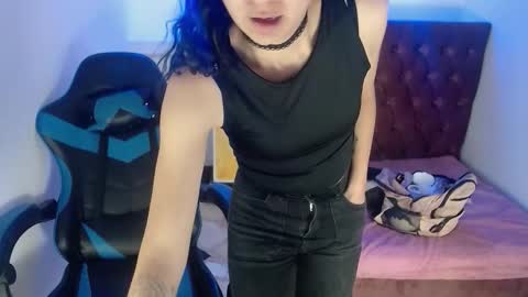 Snapshot of alison_moon7 chatting on October 15, 11:32 am ALISON MOON online show from October 15, 11:32 am