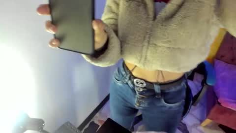 Snapshot of alison_moon7 chatting on October 23, 11:20 am ALISON MOON online show from October 23, 11:20 am