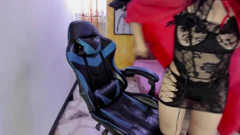 Snapshot of alison_moon7 chatting on October 30, 1:23 pm ALISON MOON online show from October 30, 1:23 pm