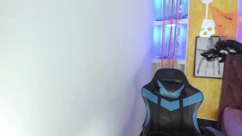 Snapshot of alison_moon7 chatting on November 1, 12:07 pm ALISON MOON online show from November 1, 12:07 pm