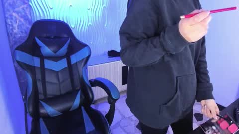 Snapshot of alison_moon7 chatting on November 8, 11:21 am ALISON MOON online show from November 8, 11:21 am