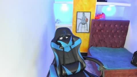 Snapshot of alison_moon7 chatting on November 26, 12:17 pm ALISON MOON online show from November 26, 12:17 pm