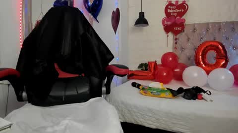 Snapshot of alison_smith372242 chatting on February 17, 10:58 pm alison smith online show from February 17, 10:58 pm