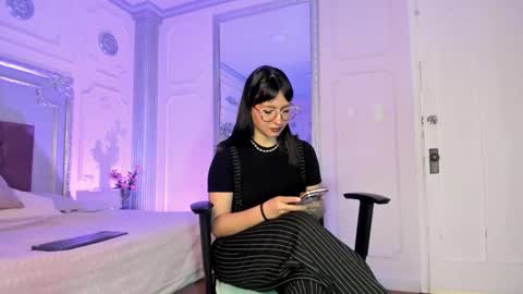 Snapshot of alisonfishert chatting on November 3, 12:39 pm Alison Fishert online show from November 3, 12:39 pm